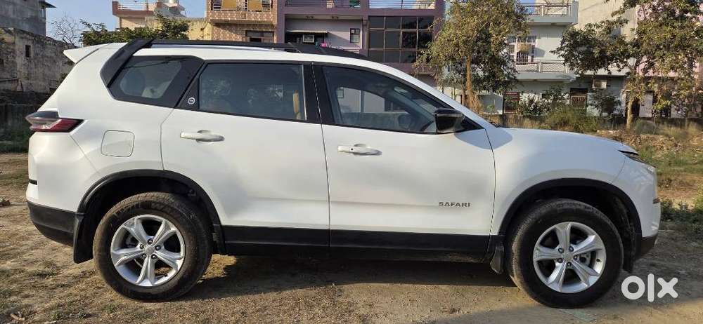 Tata Safari Pure Plus, 2024, Diesel