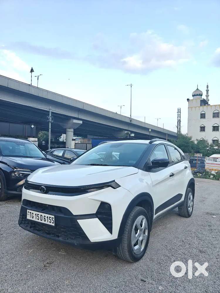 Tata Nexon Pure S Diesel Amt 2024  4,600 Km  Negotiable
