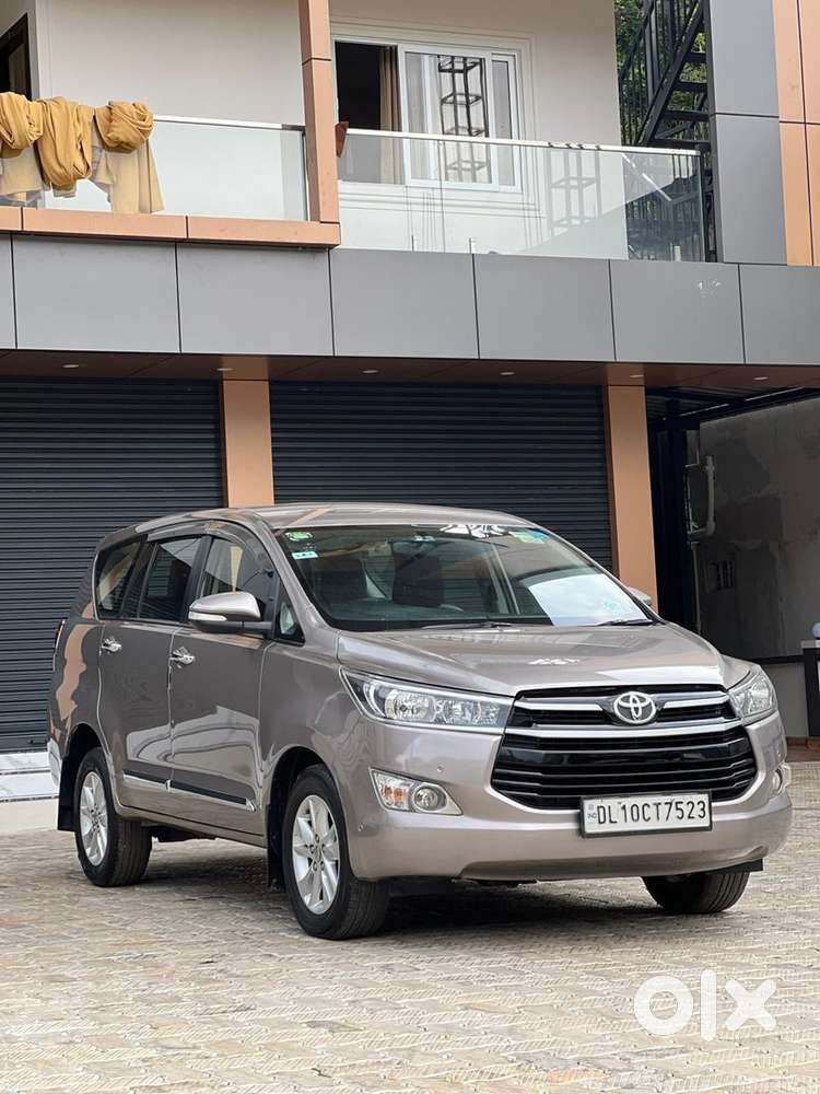 Toyota Innova Crysta Diesel 2.8 G 2016
