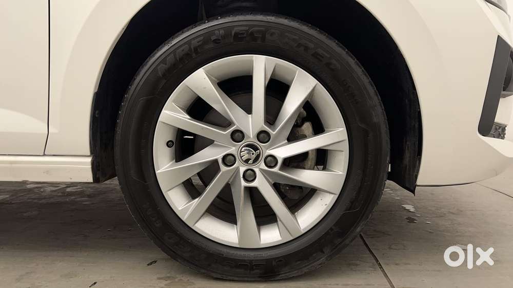 Skoda Slavia Ambition 1.0l Tsi Mt, 2023, Petrol