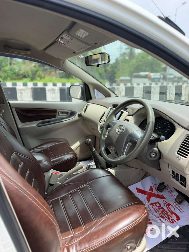 Toyota Innova 2.5 G (diesel) 7 Seater Bs Iv, 2014, Diesel