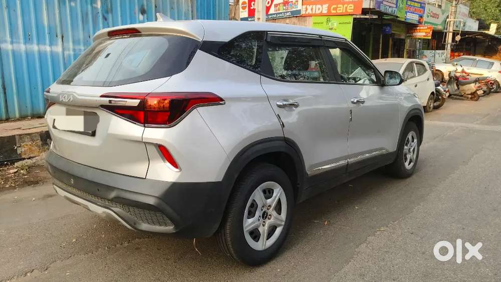 Kia Seltos Petrol 2023 Showroom Track Service