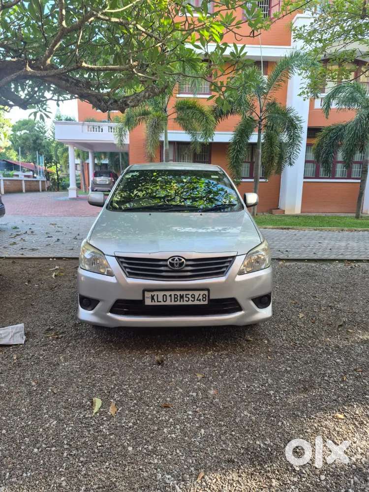 Toyota Innova Diesel 2013 Variant