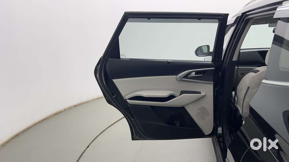 Kia Carens Prestige Plus Diesel, 2022, Petrol