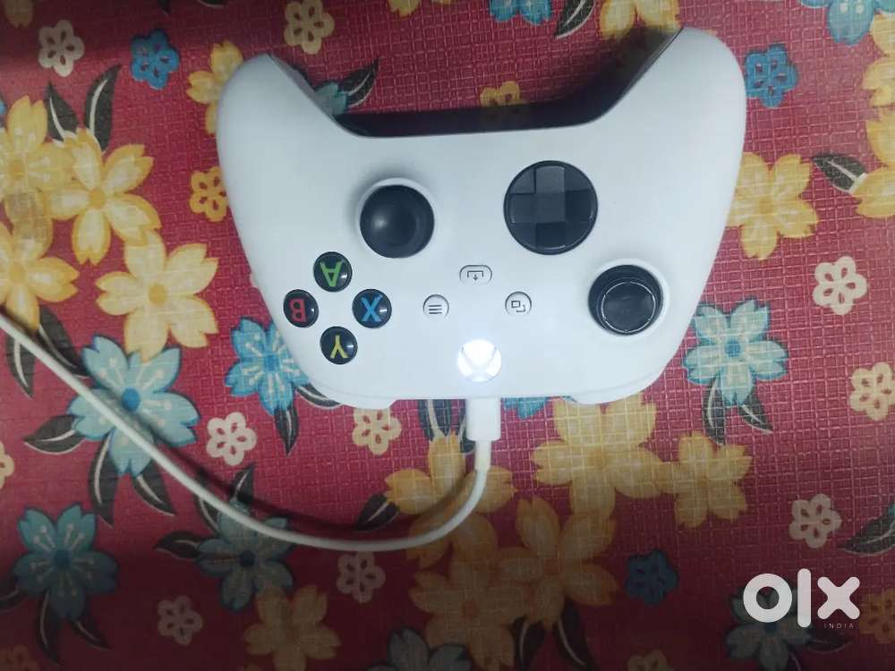 Xbox Series S - 512GB version with 8 games owned - Games