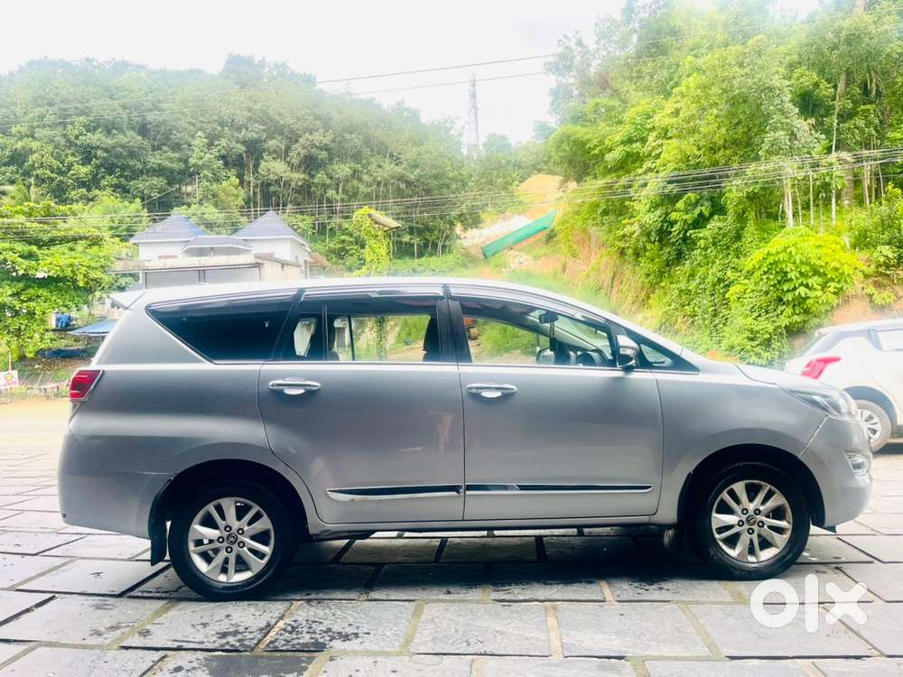 Toyota Innova Crysta 2016