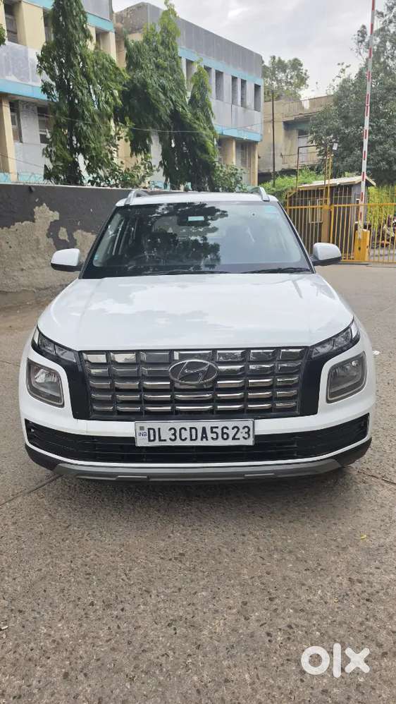 Hyundai Venue Petrol 2024