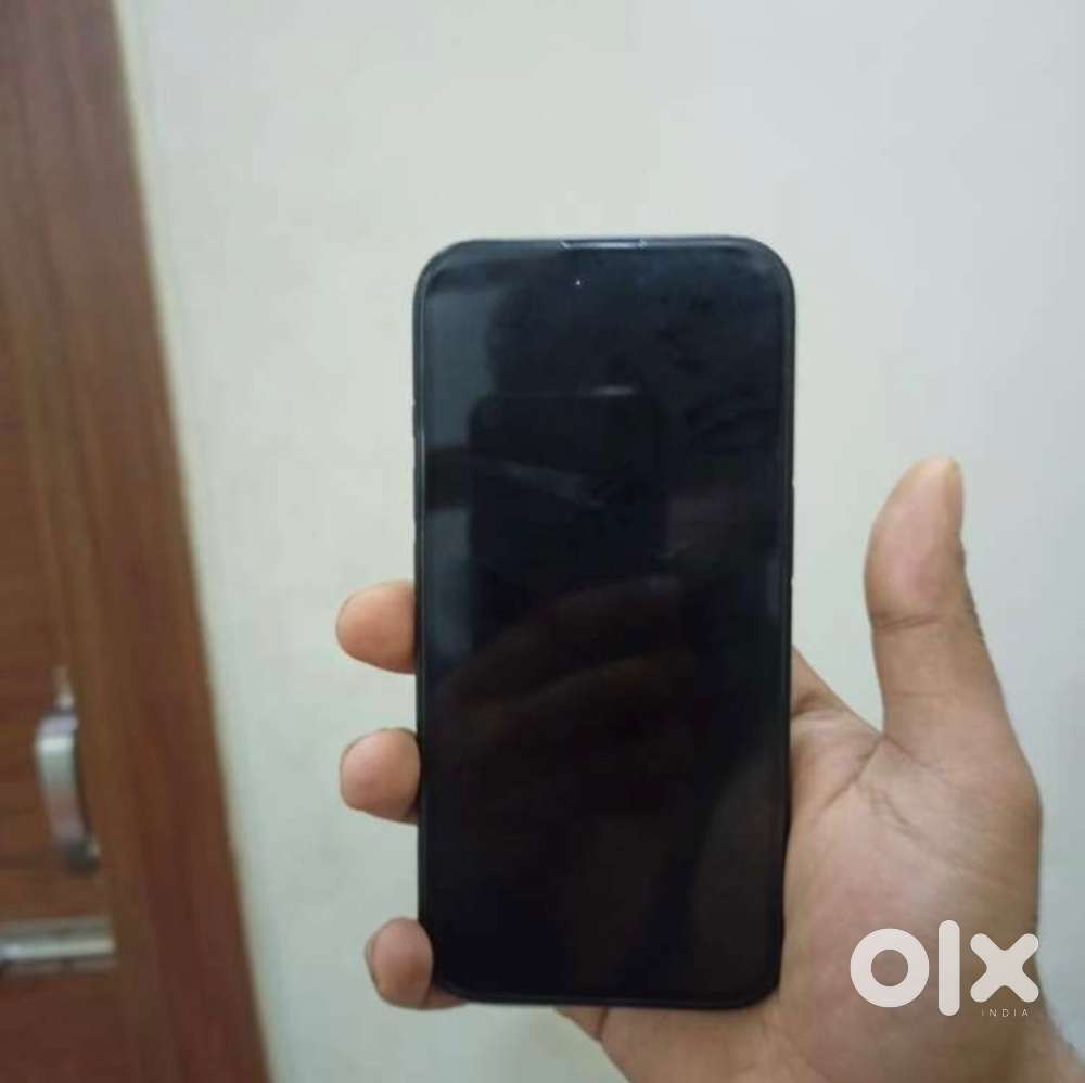 Black i phone 16 128gb in very good condition