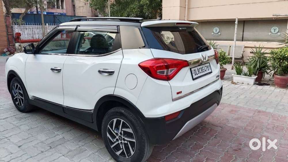 Mahindra Xuv300 1.2 W8 (o) Amt Dual Tone Petrol, 2022, Petrol