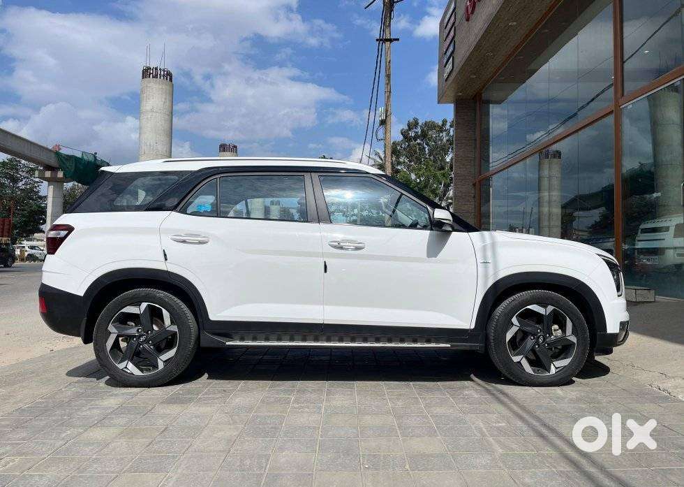 Hyundai Alcazar 2.0 Platinum (o) Petrol At 7 Str, 2022, Petrol