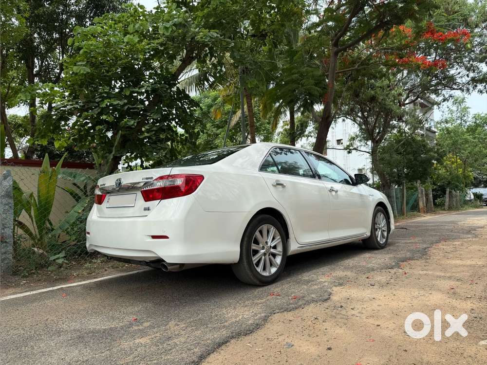 Toyota Camry Hybrid 2013