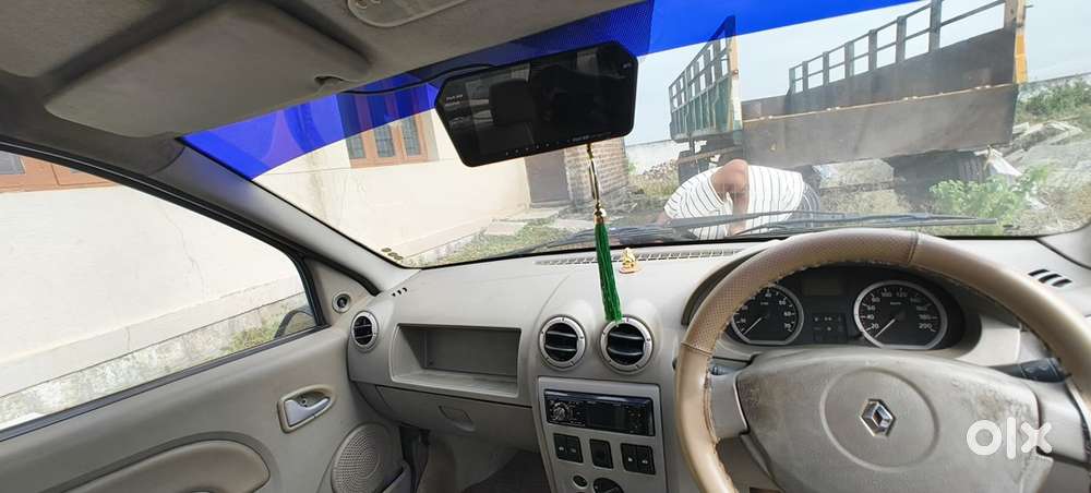 Mahindra Logan Petrol 2009