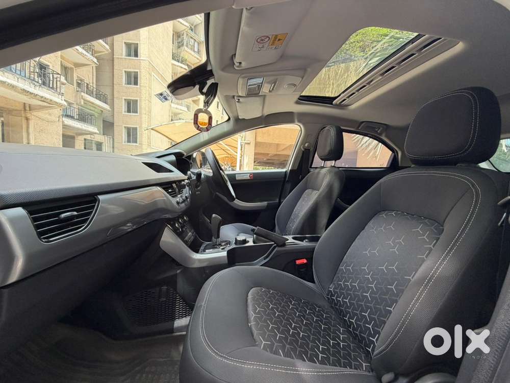 Tata Nexon Amt With Sunroof  Only 26k Km Driven  Excellent Condition