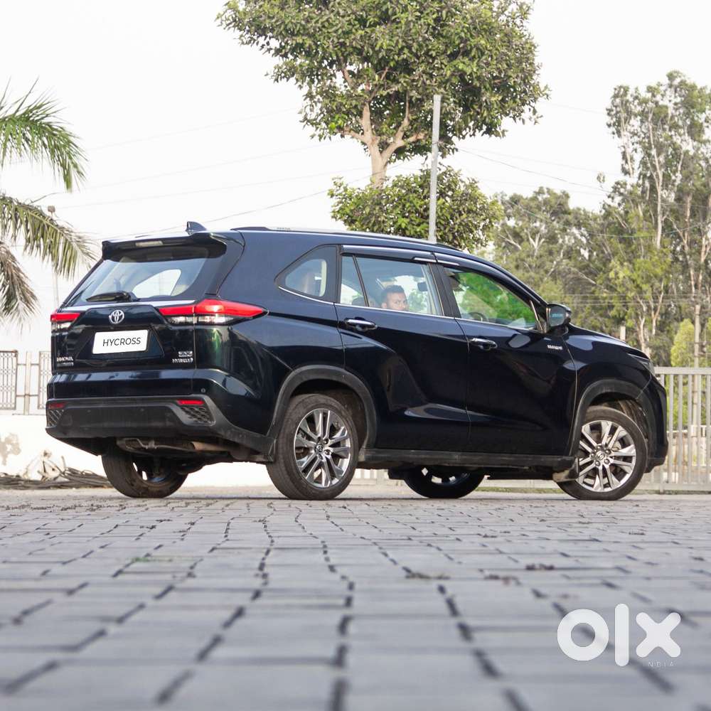 Toyota Innova Hycross 2.0 Zx (o) Hybrid 7 Str, 2024, Cng & Hybrids
