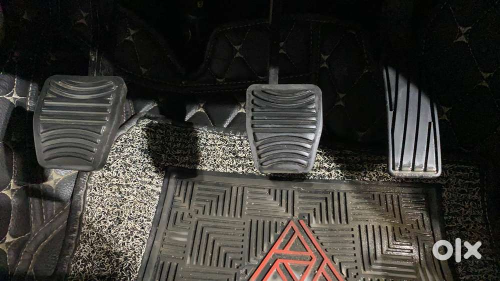 Mahindra Xuv300 W8, 2022, Petrol