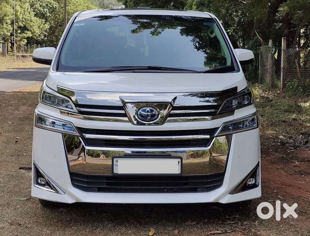 Toyota Vellfire 2.5 Executive Lounge, 2022, Petrol