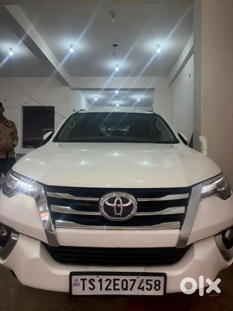 Fortuner Jenuine Reding Showroom Track