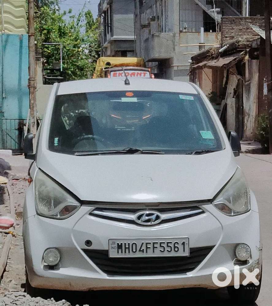 Hyundai Eon Magna 2012 ( सामने वाला काच क्रेक हे )