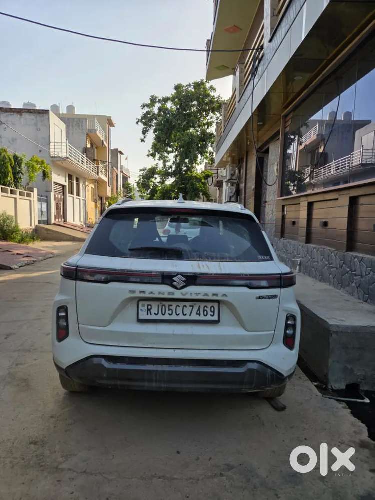 Grand Vitara Strong Hybrid, Sunroof, Top Model Very Good Condition.