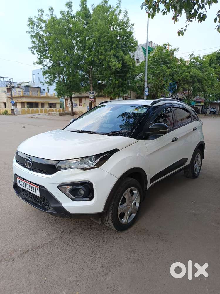 Tata Nexon 1.5 Revotorq Xm (s), 2022, Petrol