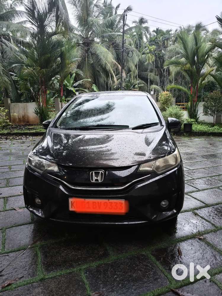 Honda Jazz 1.5 Mt 2015 Well Maintained Showroom Serviced Vehicle..
