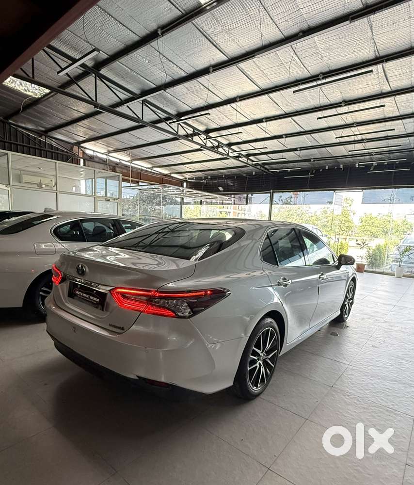 Toyota Camry Hybrid, 2024, Cng & Hybrids