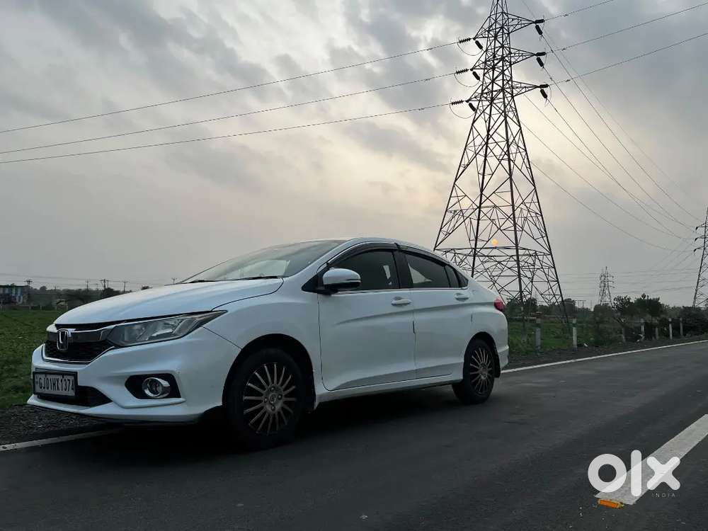 Honda City 2018 Sv 1.5 I-vtec Petrol + Cng  75,000 Km