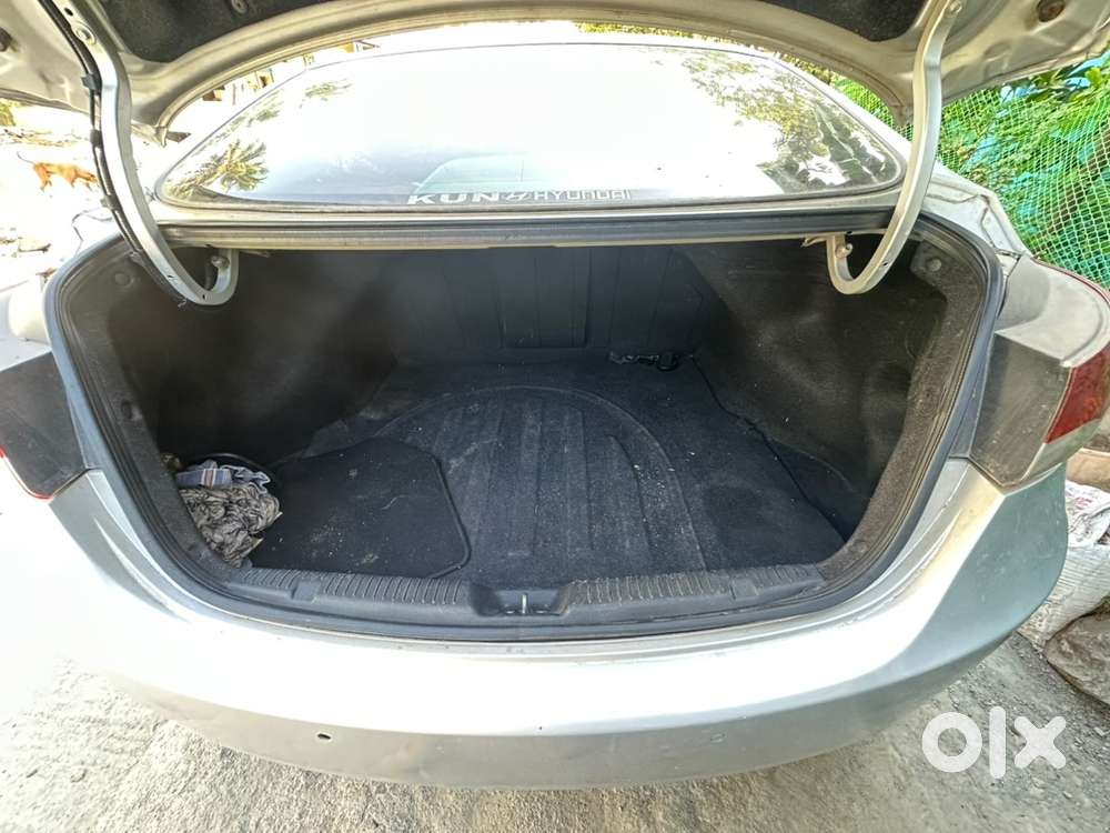 Hyundai Elantra Petrol 2012