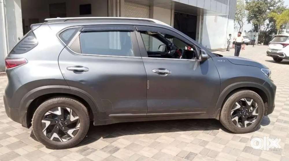 Kia Sonet X-line Top Model Atomic 2023 Petrol  Just Looking New