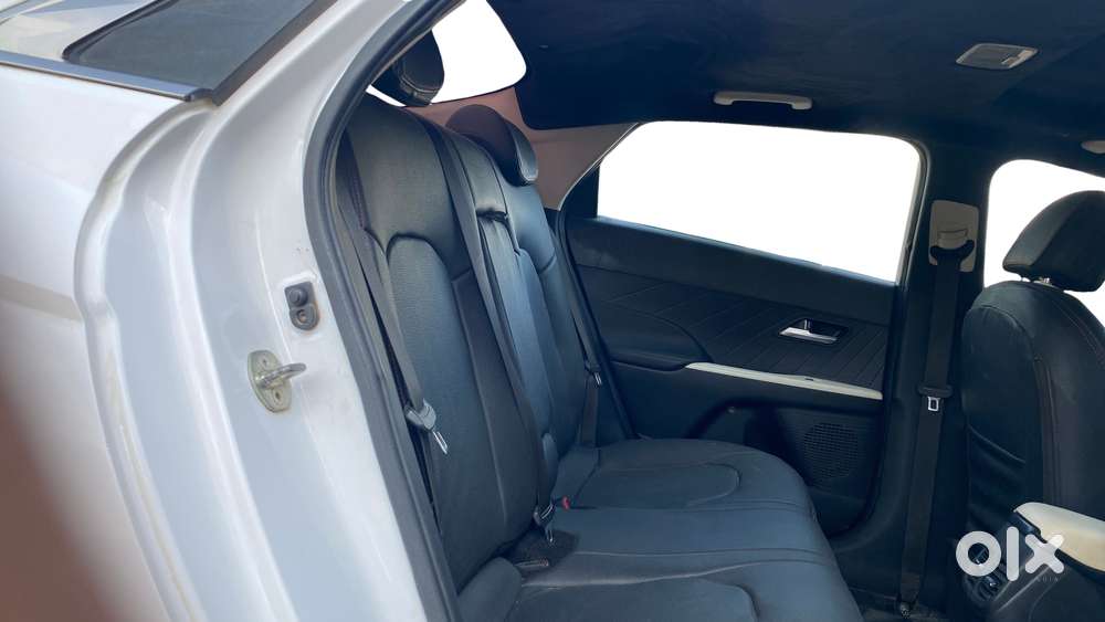 Hyundai Verna 1.5 Mpi Mt Sx (o), 2023, Petrol