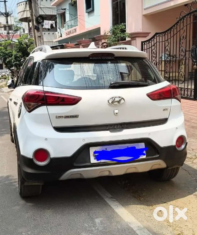 High End Version Hundai I20 Active, Well Maintained, Zero Complaints