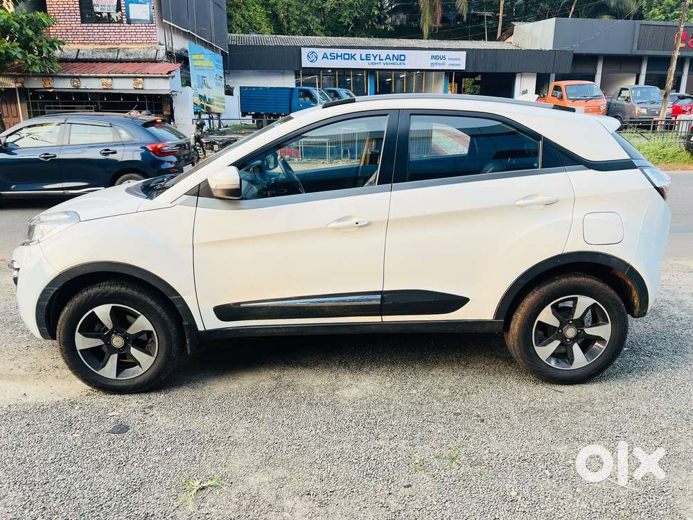 Tata Nexon 1.2 Revotron Xz Plus, 2017, Petrol