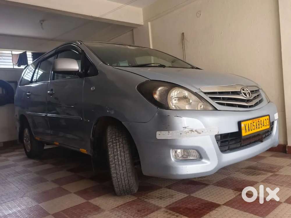 Toyota Innova 2.5 V 2010