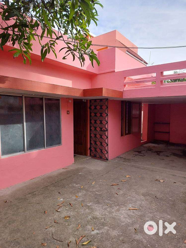 2 BHK house with car parking for rent near Best bakery- Pettah