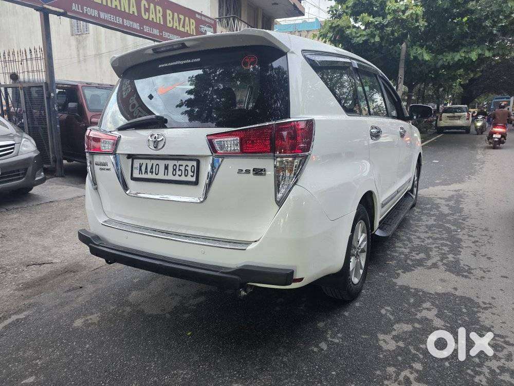 Toyota Innova Crysta 2.8z Automatic, 2017, Diesel