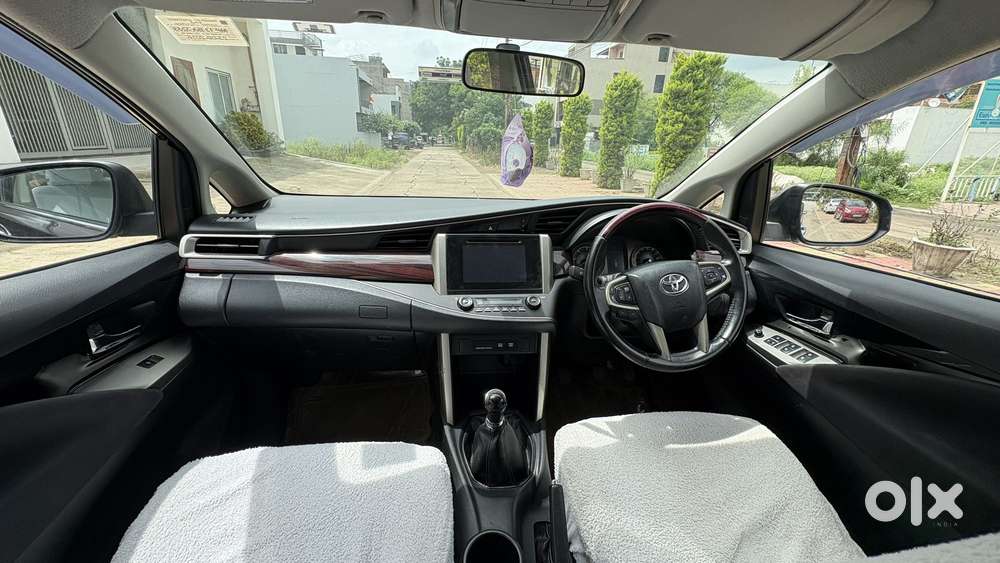 Toyota Innova Crysta 2.4 V, 2016, Diesel