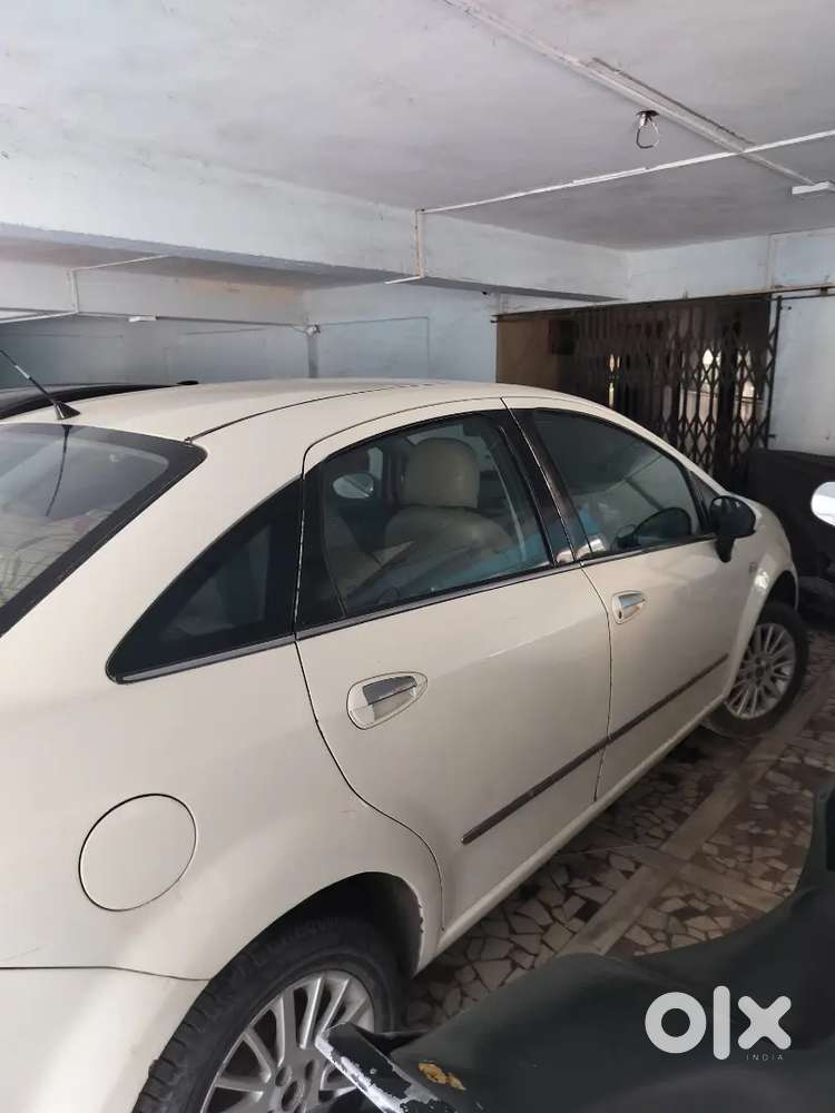 Fiat Linea 2010 Petrol 65000 Km Driven
