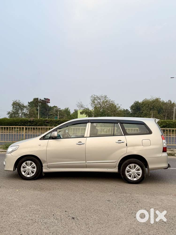 Toyota Innova 2.5 G (diesel) 8 Seater, 2015, Diesel
