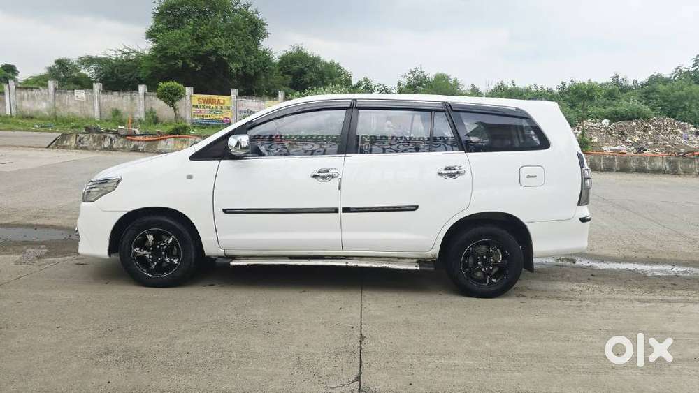 Toyota Innova 2.5 G (diesel) 8 Seater, 2012, Diesel