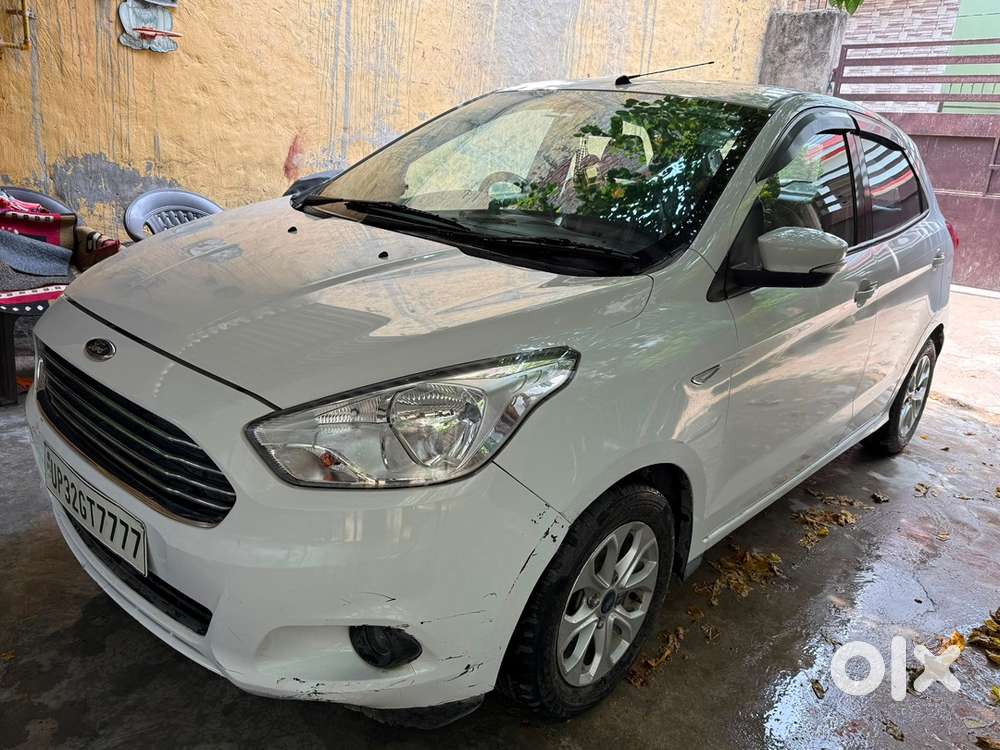 Ford Figo Petrol 2015
