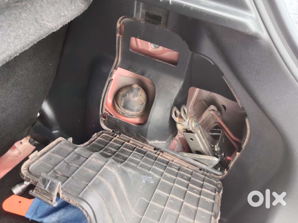 Maruti Suzuki Swift Vvt Zxi, 2018, Petrol