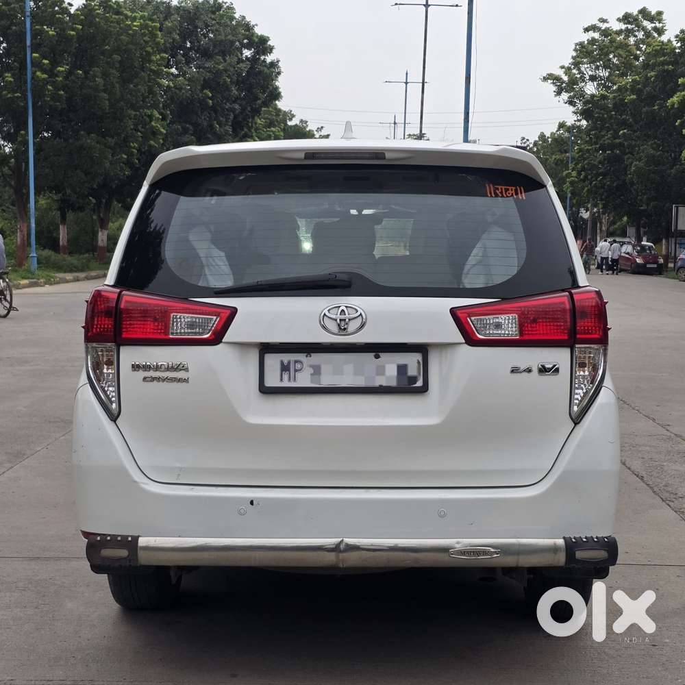 Toyota Innova Crysta 2.4 V 8 Str, 2017, Diesel