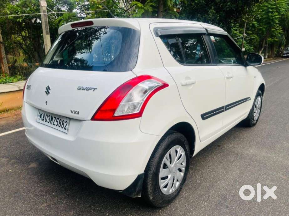 Maruti Suzuki Swift Vxi Optional, 2017, Petrol