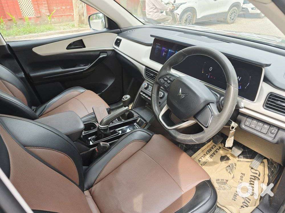 Mahindra Xuv700 2.2 Ax 5 Diesel Mt 7 Str, 2023, Diesel
