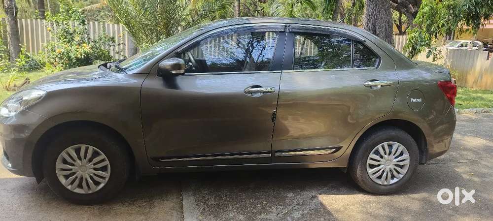 Magna Gray , Good Looking Car