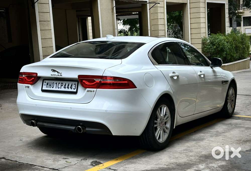 Jaguar Xe Portfolio, 2017, Petrol