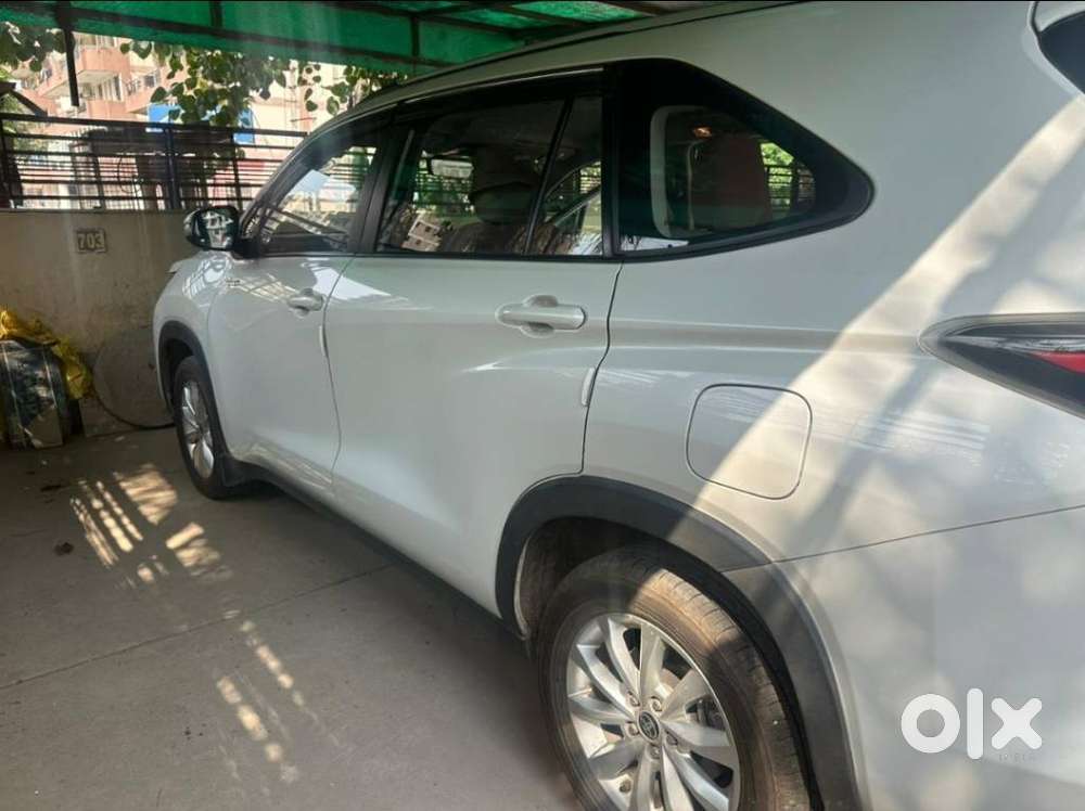 Toyota Innova Hycross 2.0 Vx (o) Hybrid 8 Str, 2024, Petrol
