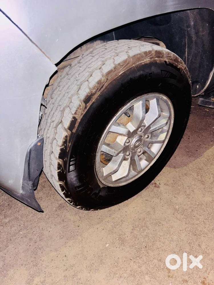 Mahindra Tuv 300 2015