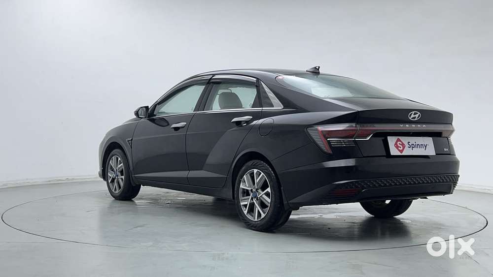 Hyundai Verna 1.5 Sx (o) Vtvt Ivt, 2023, Petrol