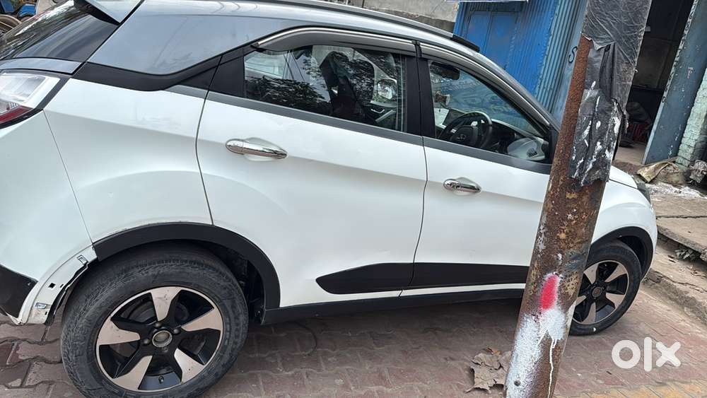 Tata Nexon Xz+ Tope Model Dual Tone Manual